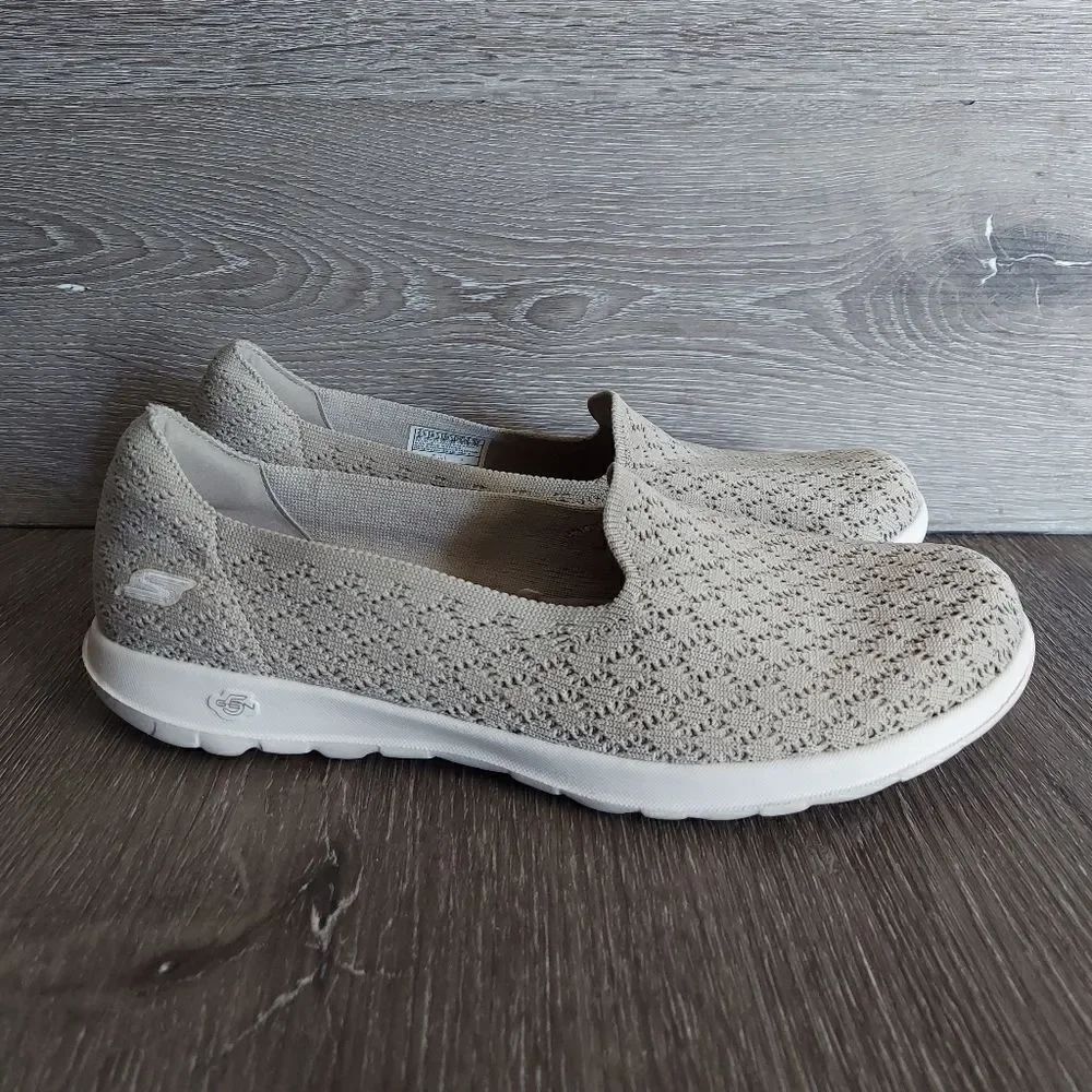 Skechers Womens GOwalk Lite - Daisy 9.5